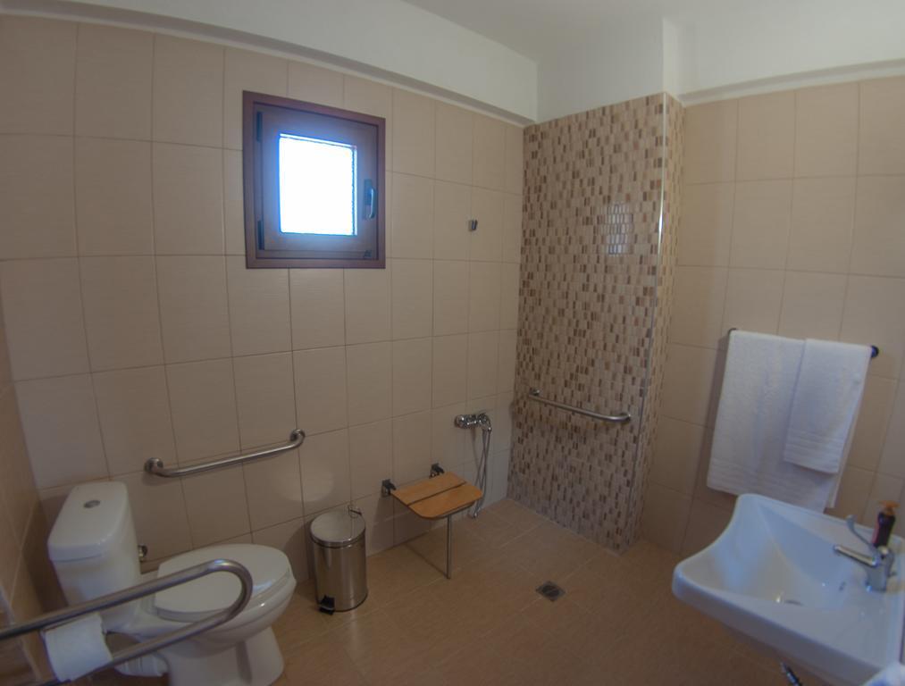 Ianthi Maisonettes Nea Roda Luaran gambar