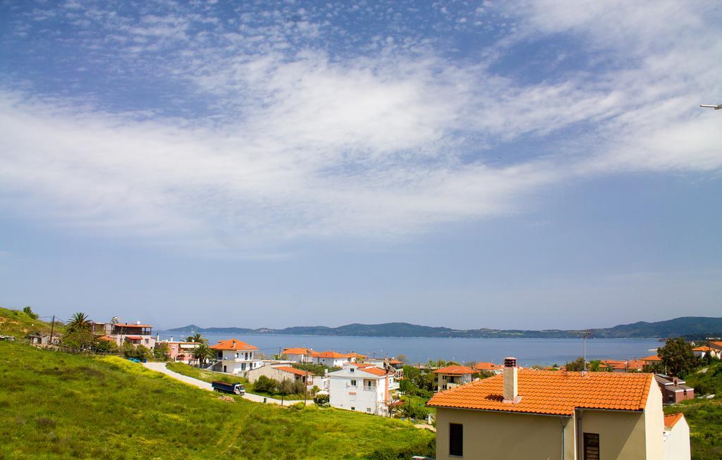 Ianthi Maisonettes Nea Roda Luaran gambar